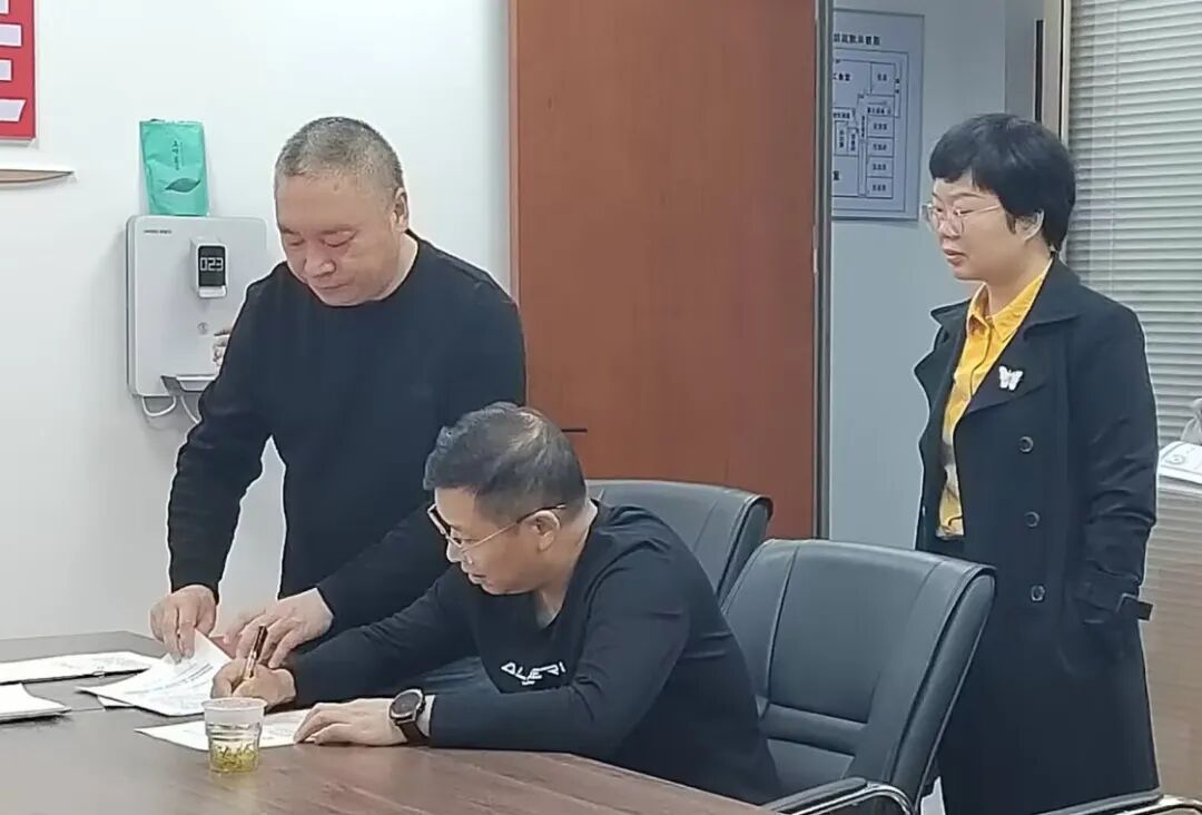 五峰公证处拓展金融赋强公证实现新突破