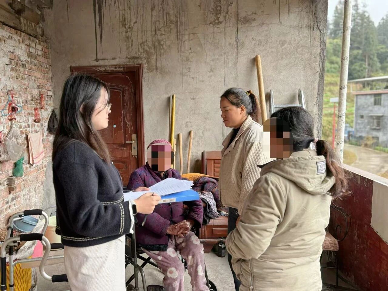 山路迢迢，融水公证员为何专程赶往这个小山村？