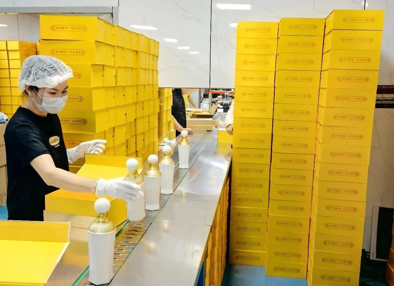 一瓶露酒的“公证之旅”：从保亭果园到杯中时光