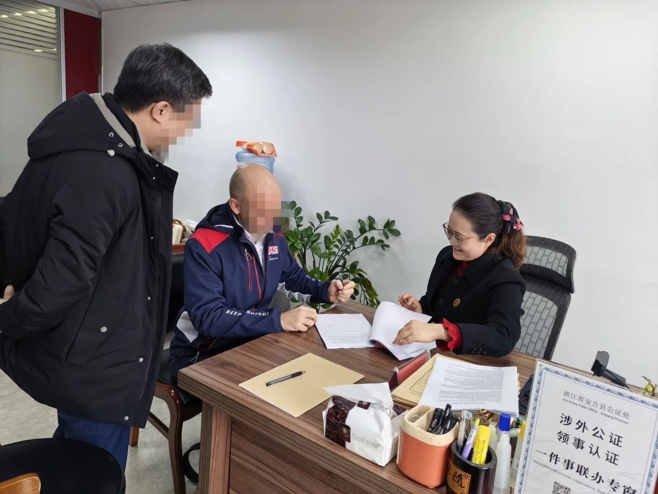 安吉县公证处：三天极限挑战 助外籍企业高效融资7300万