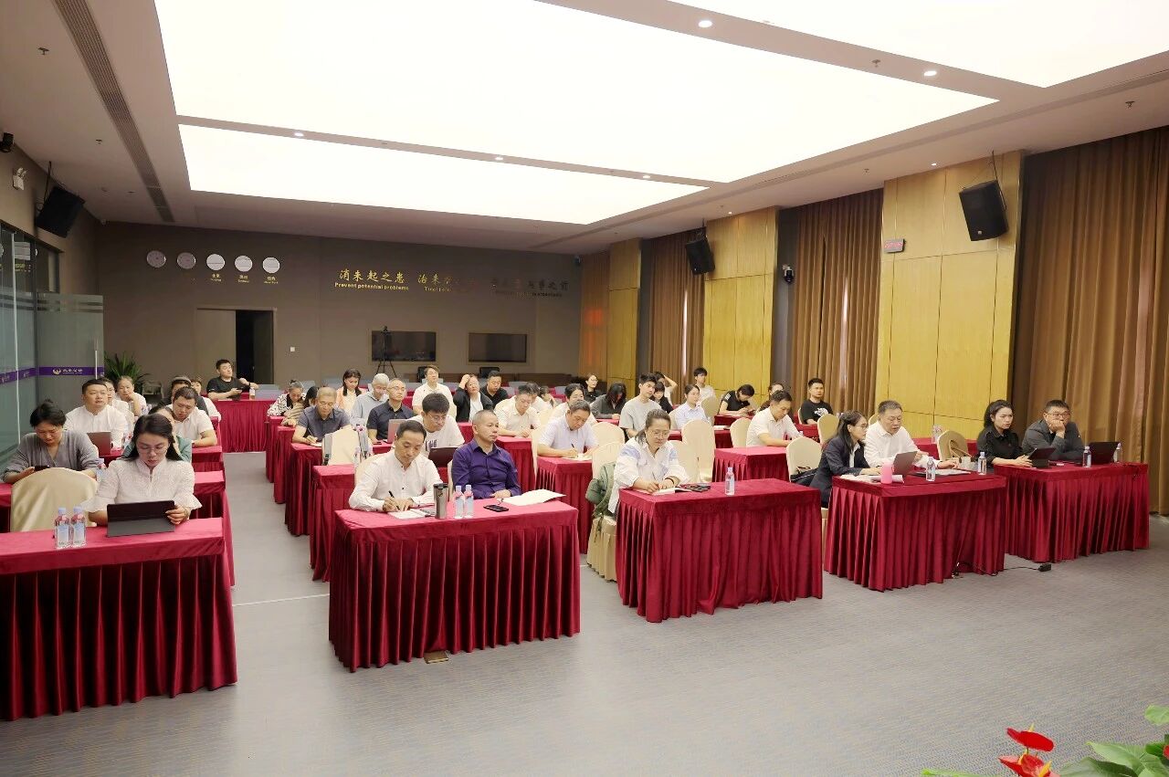 阳光洒进周末的课堂——凤凰公证举办企业合规与跨境财富管理专题培训