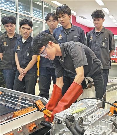 中泰携手加强技术人才联合培养