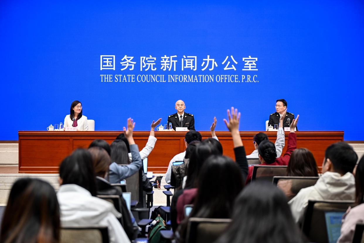 “一带一路”一起闯，连通世界万里航