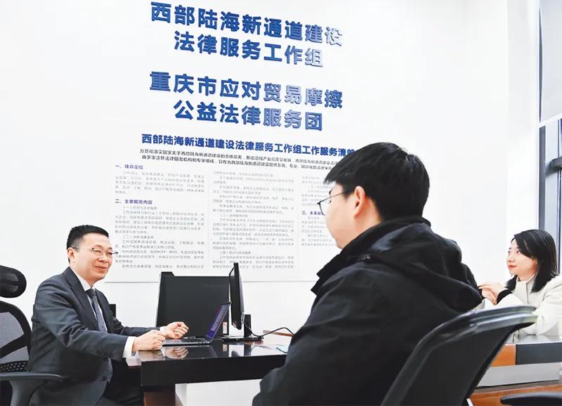 当前，加强涉外法治要解决哪些问题？