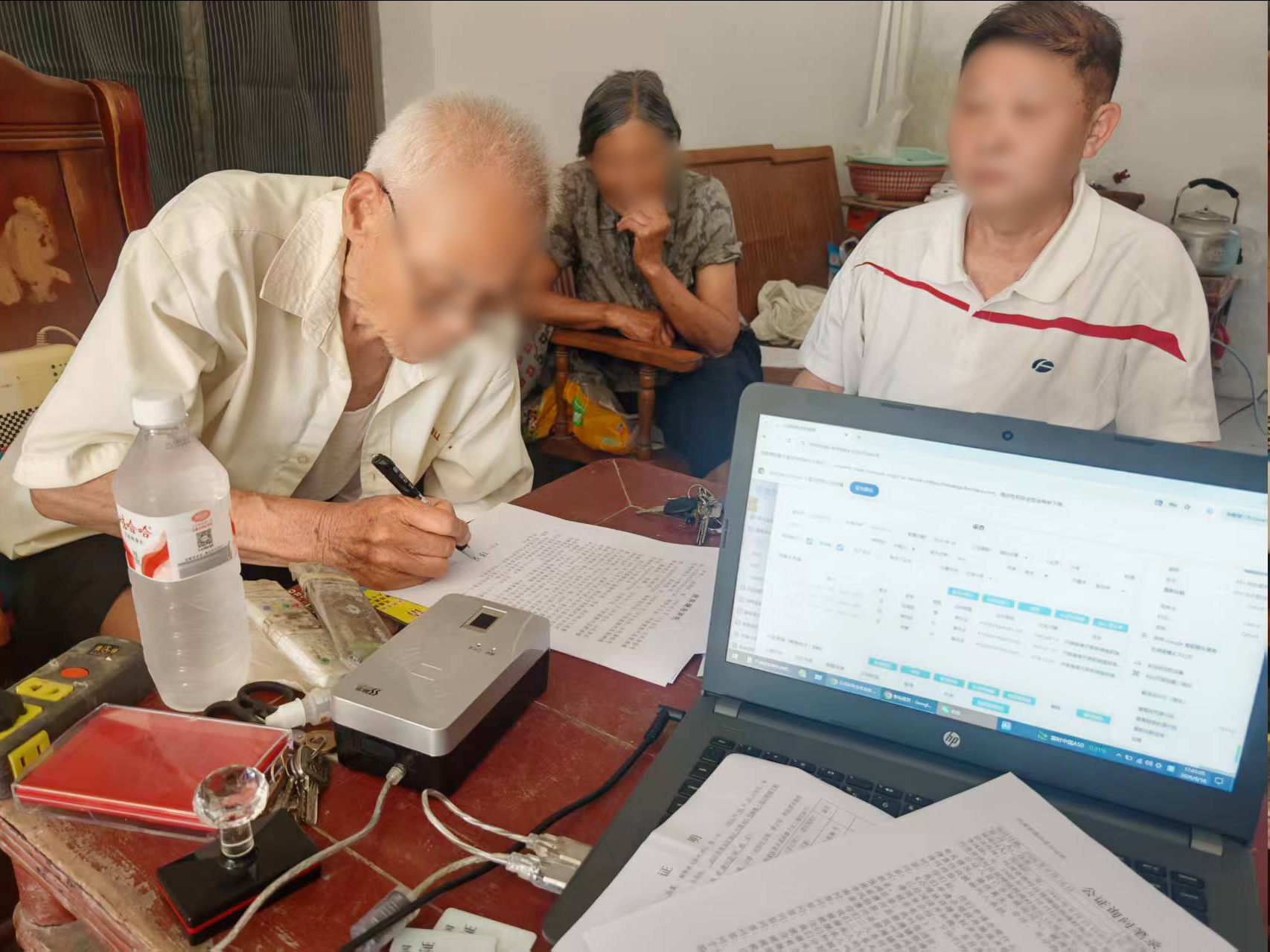 唐河县公证处:跨省求助不用愁 当天上门办结暖民心 唐河县公证处:跨省求助不用愁 当天上门办结暖民心