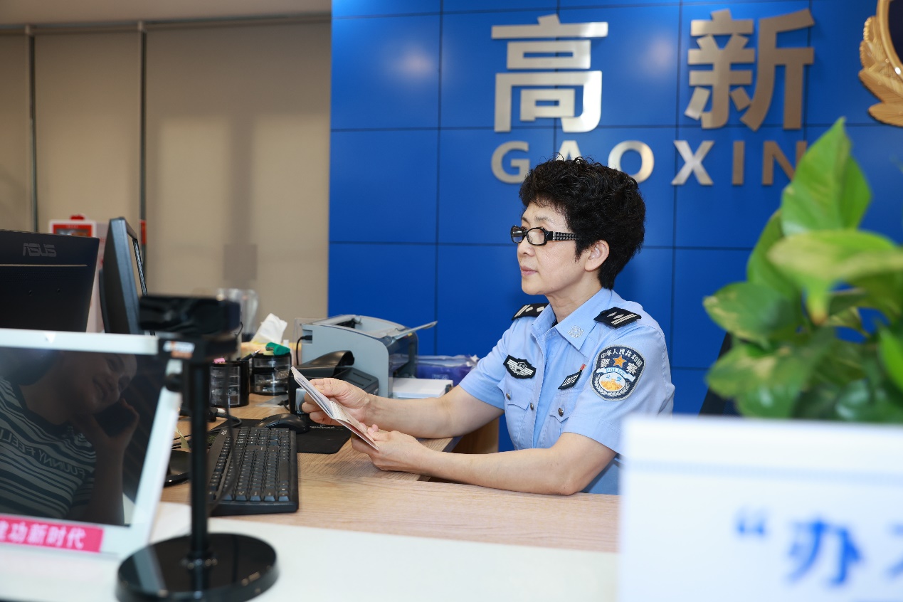 党建引领涉外警务服务 重庆高新出入境铸魂强基1