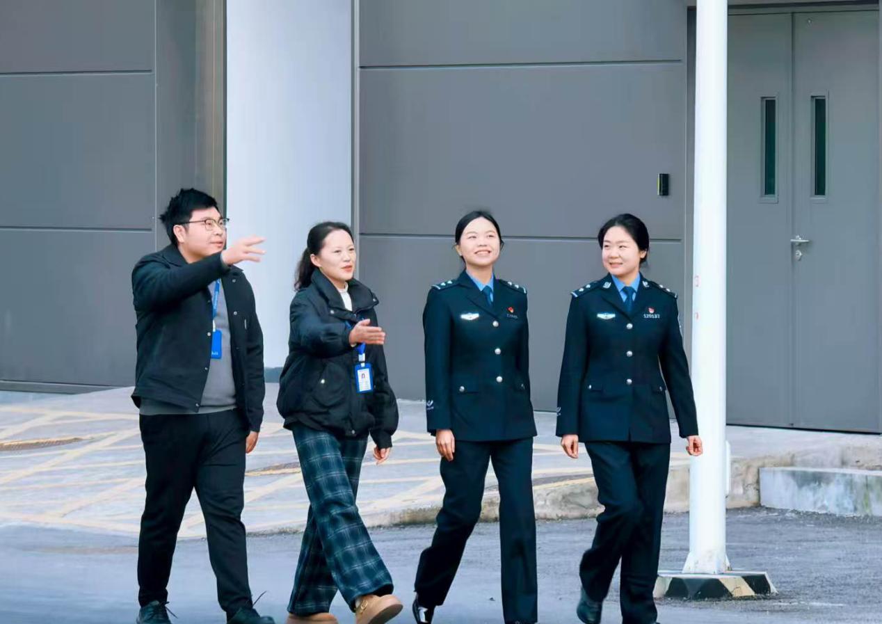 党建引领涉外警务服务 重庆高新出入境铸魂强基3