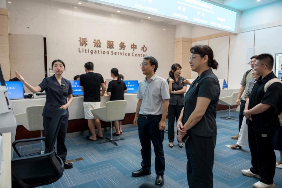 上政师生分路调研一线法官涉外司法案例1